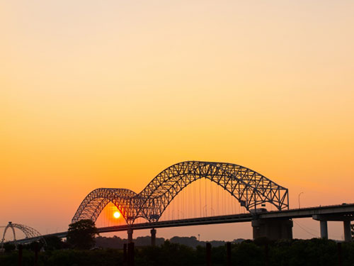 十三夜の月のイラスト
