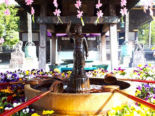 十三夜の月のイラスト