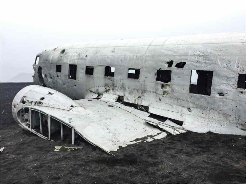 墜落した飛行機の写真