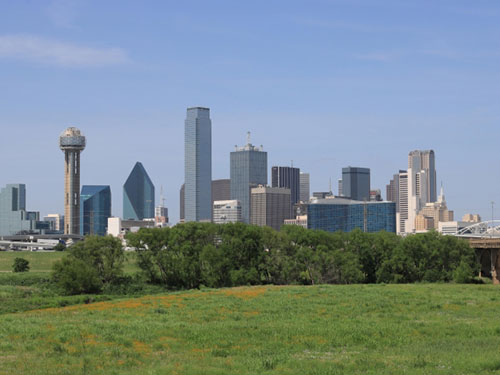 十三夜の月のイラスト